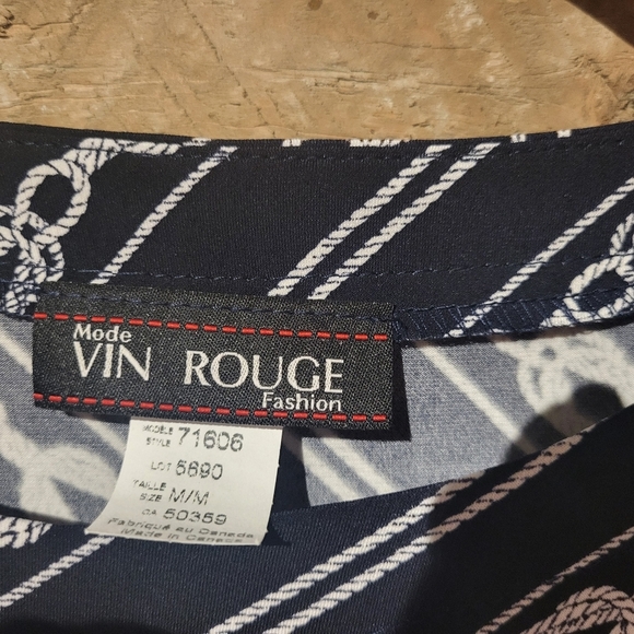 Vin Rouge Canadian Brand🇨🇦 Navy and White Geometric Top With White Bottom. - Picture 2 of 4